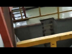 Spotopname van platte verwerking van roestvrijstalen rollen in de fabriek